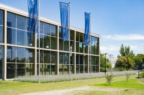 Volvo Trucks - Building